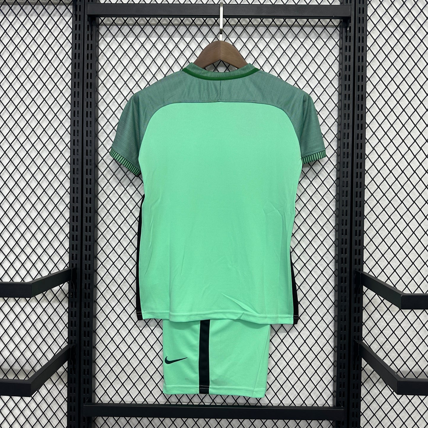 Kit Infantil Portugal Reserva Retro 15/16