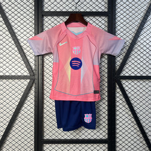 Kit infantil Barcelona Edição Especial 25/26 .