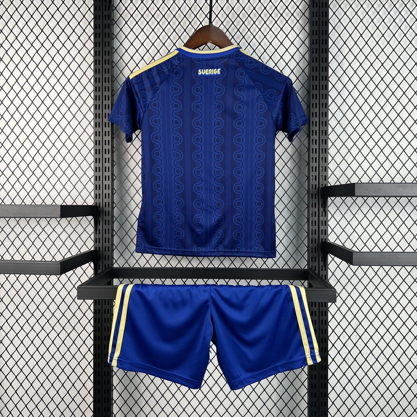 Kit Infantil Suécia Titular - 26/27 Copa do Mundo