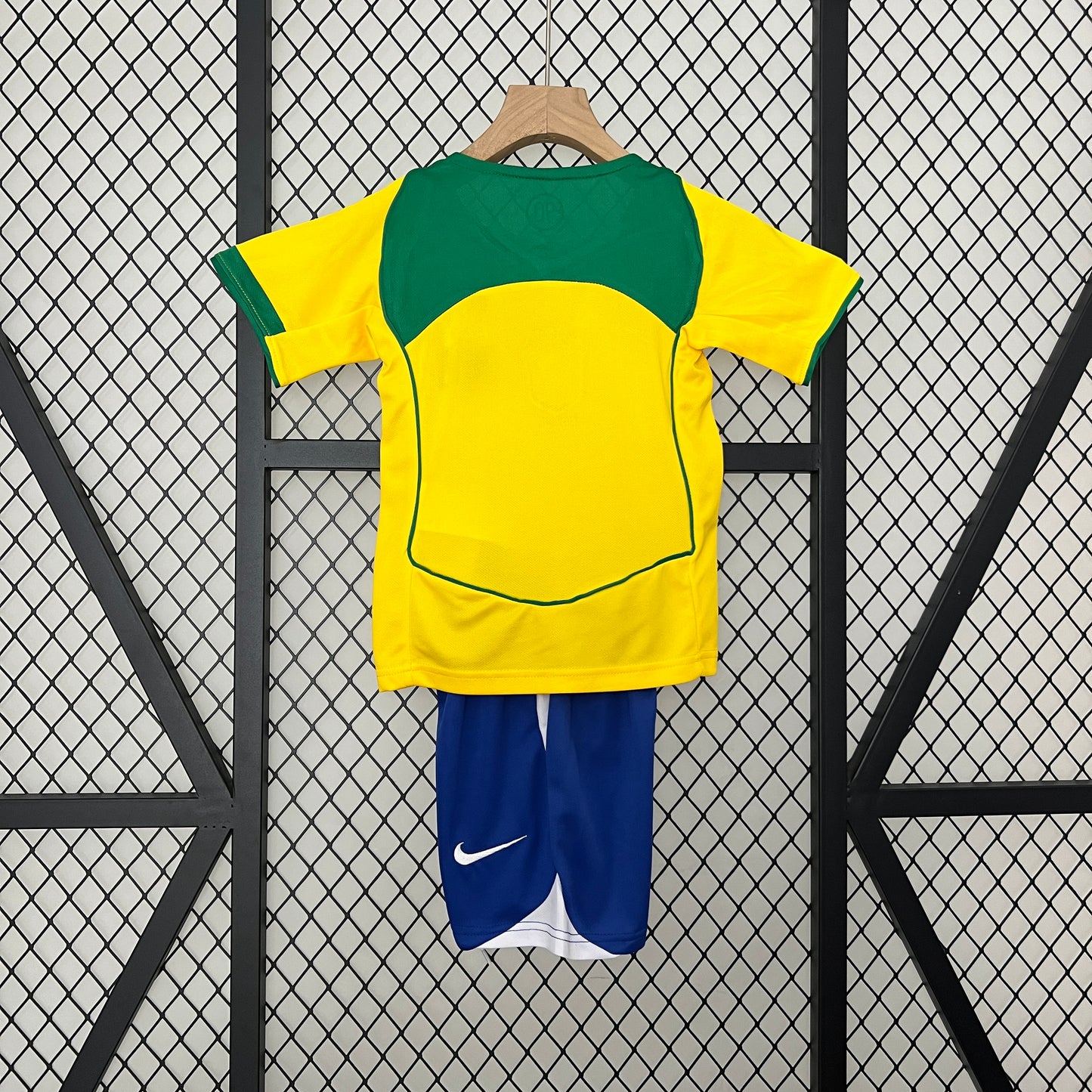 Kit Infantil Seleção Titular 2004 - Versão retro