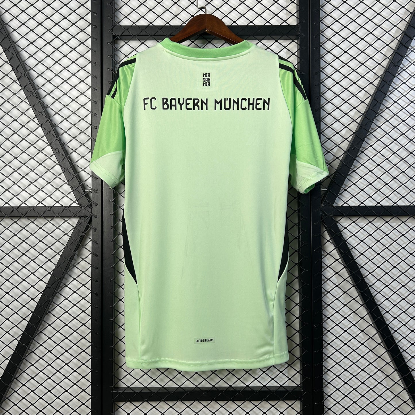 Camisa Bayern Munich Goleiro 25/26 - Versão Torcedor