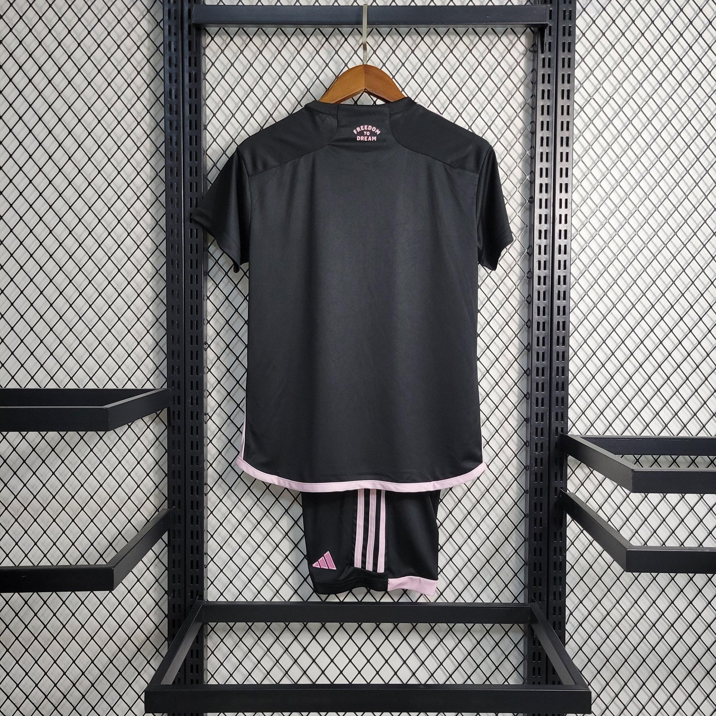Kit Infantil Miami Reserva 23/24 - Boutique do Boleiro