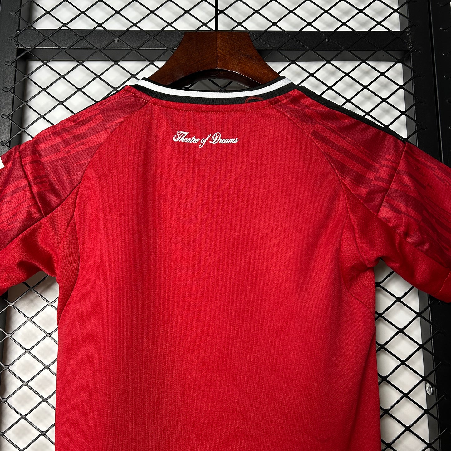 Kit Infantil Manchester United Titular 25/26