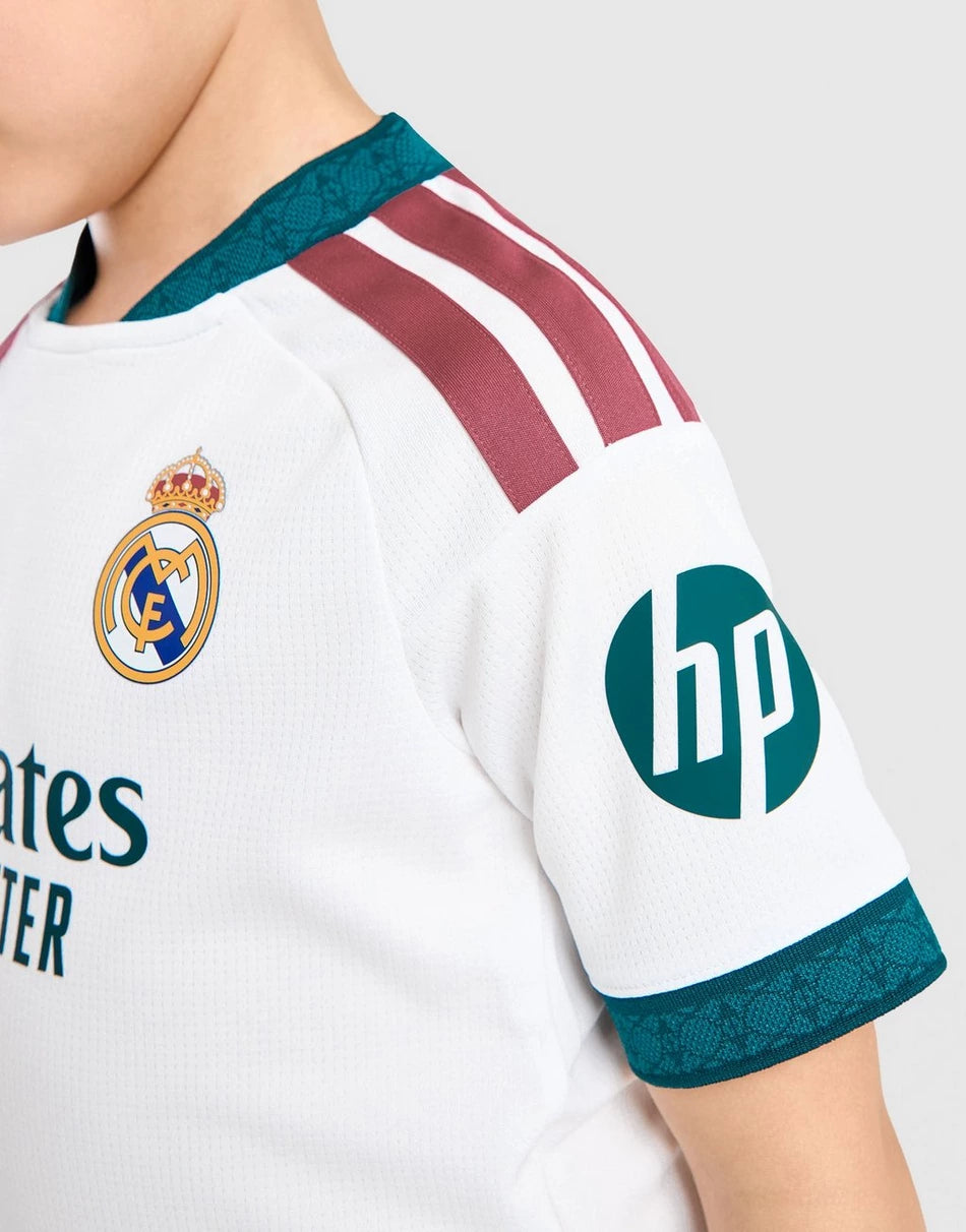 Kit Infantil Real Madrid Titular 26/27