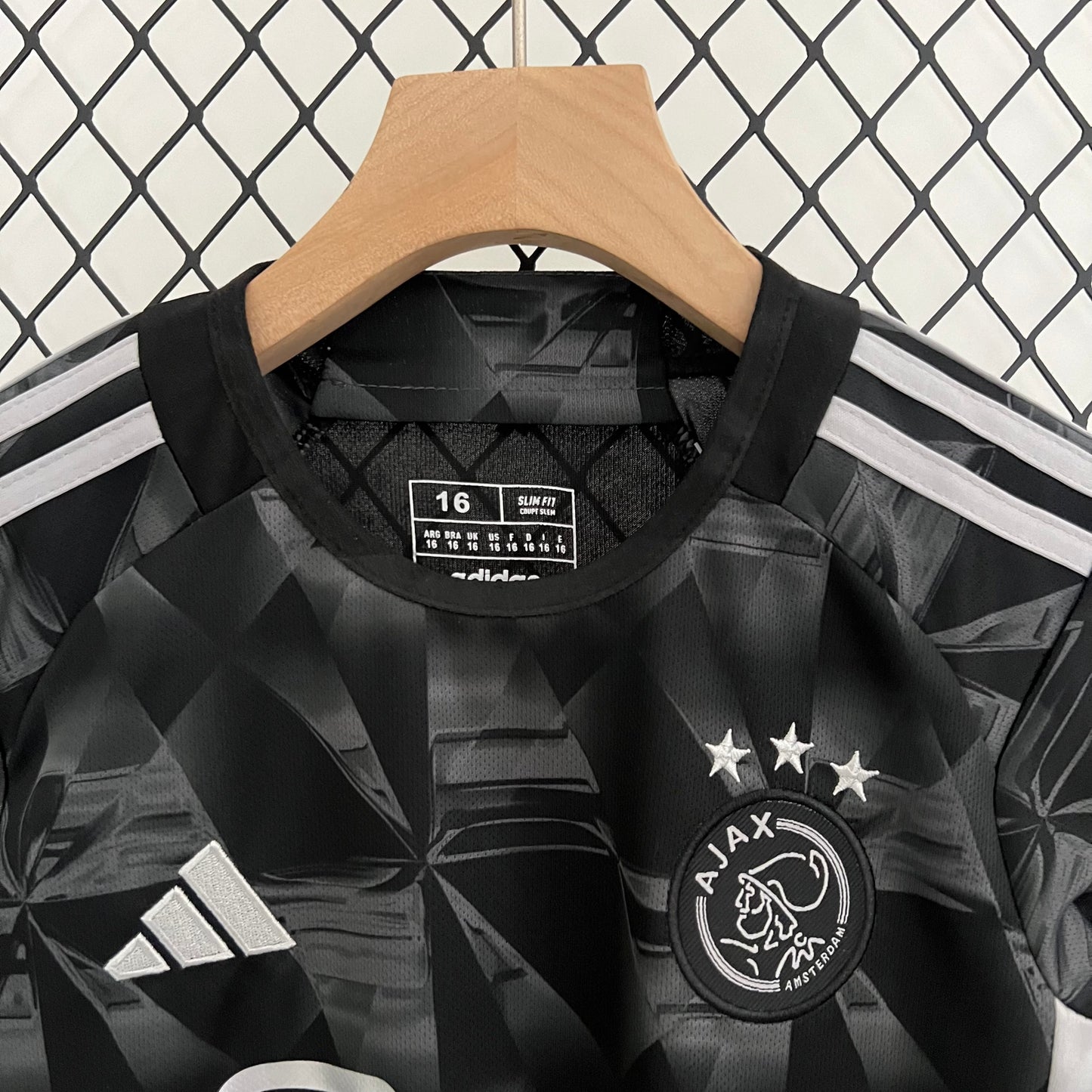 Kit Infantil Ajax 2 23/24