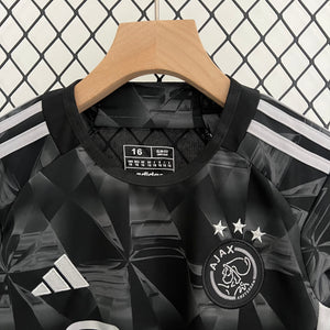 Kit Infantil Ajax 2 23/24