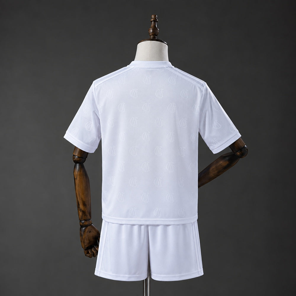 Kit Infantil Real Madrid Edição Comemorativa 125 anos - 26/27