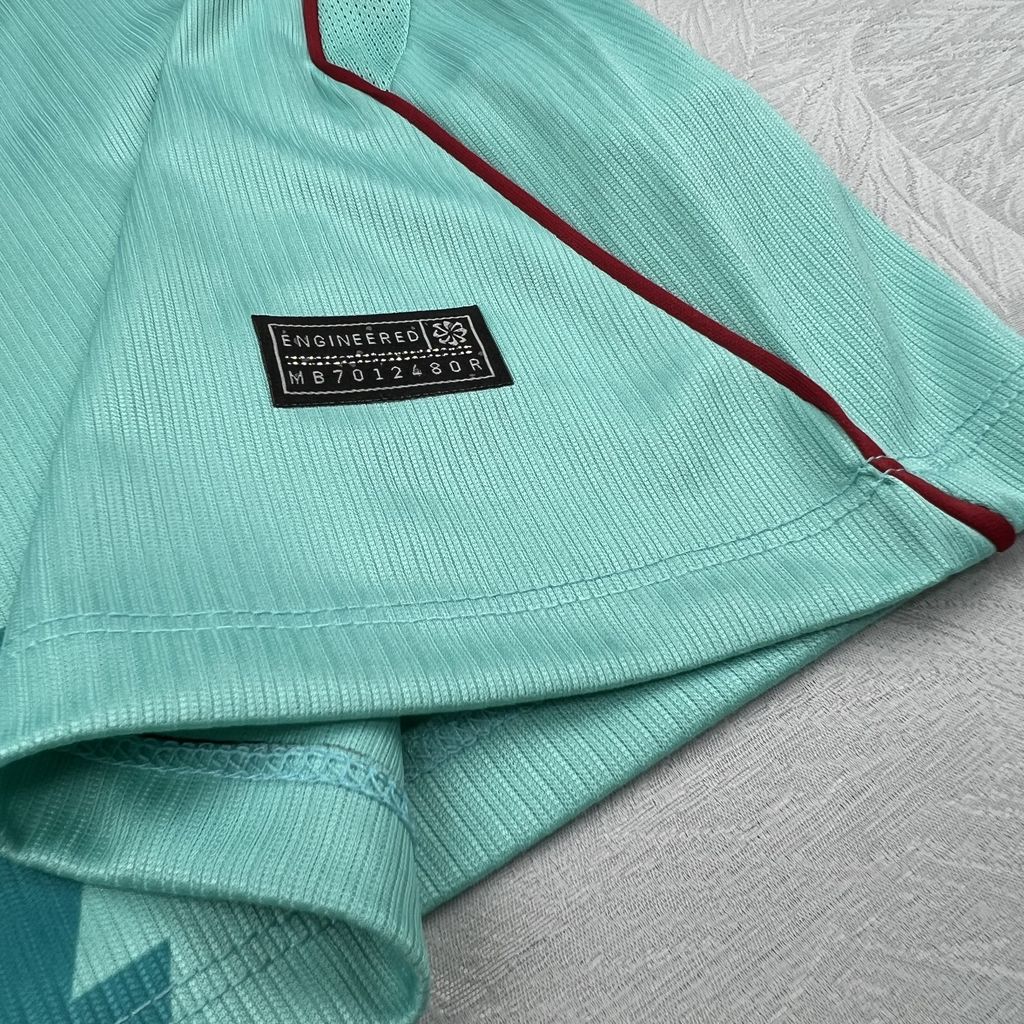 Camisa Barcelona Reserva 3 26/27 - Versão Feminina