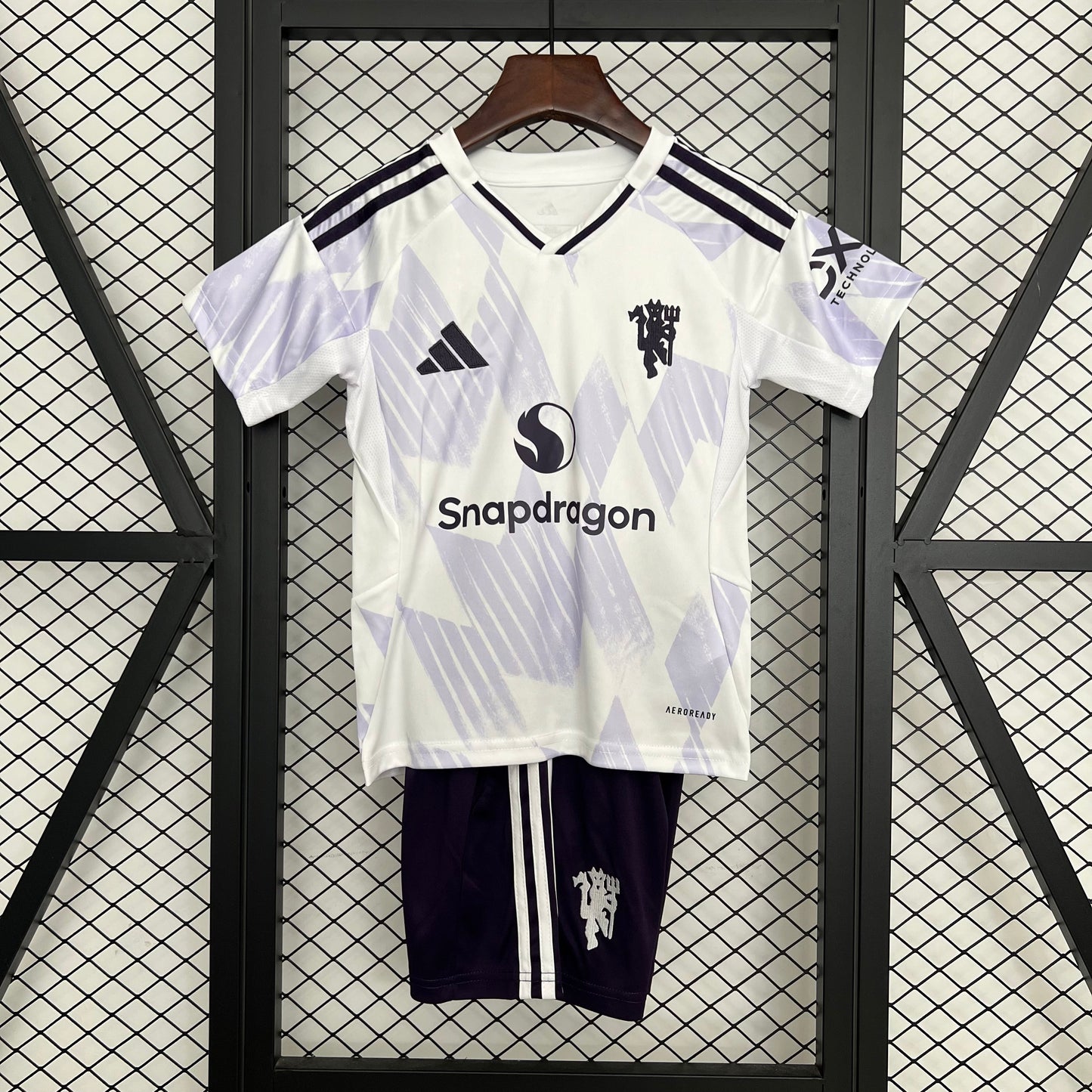 Kit Infantil Manchester United Reserva 25/26