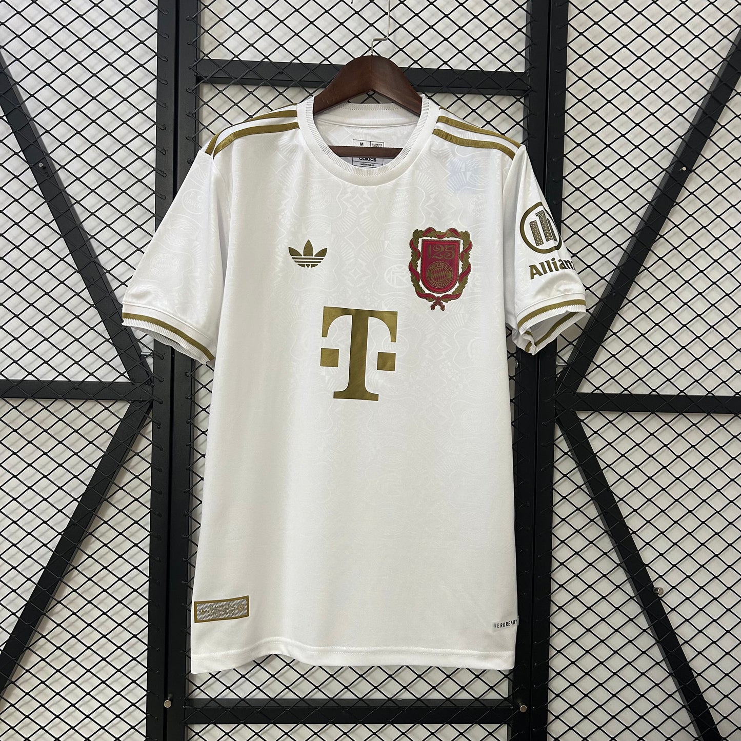 Camisa Bayern Munich Aniversario .125 anos 25/26 - Versão Torcedor