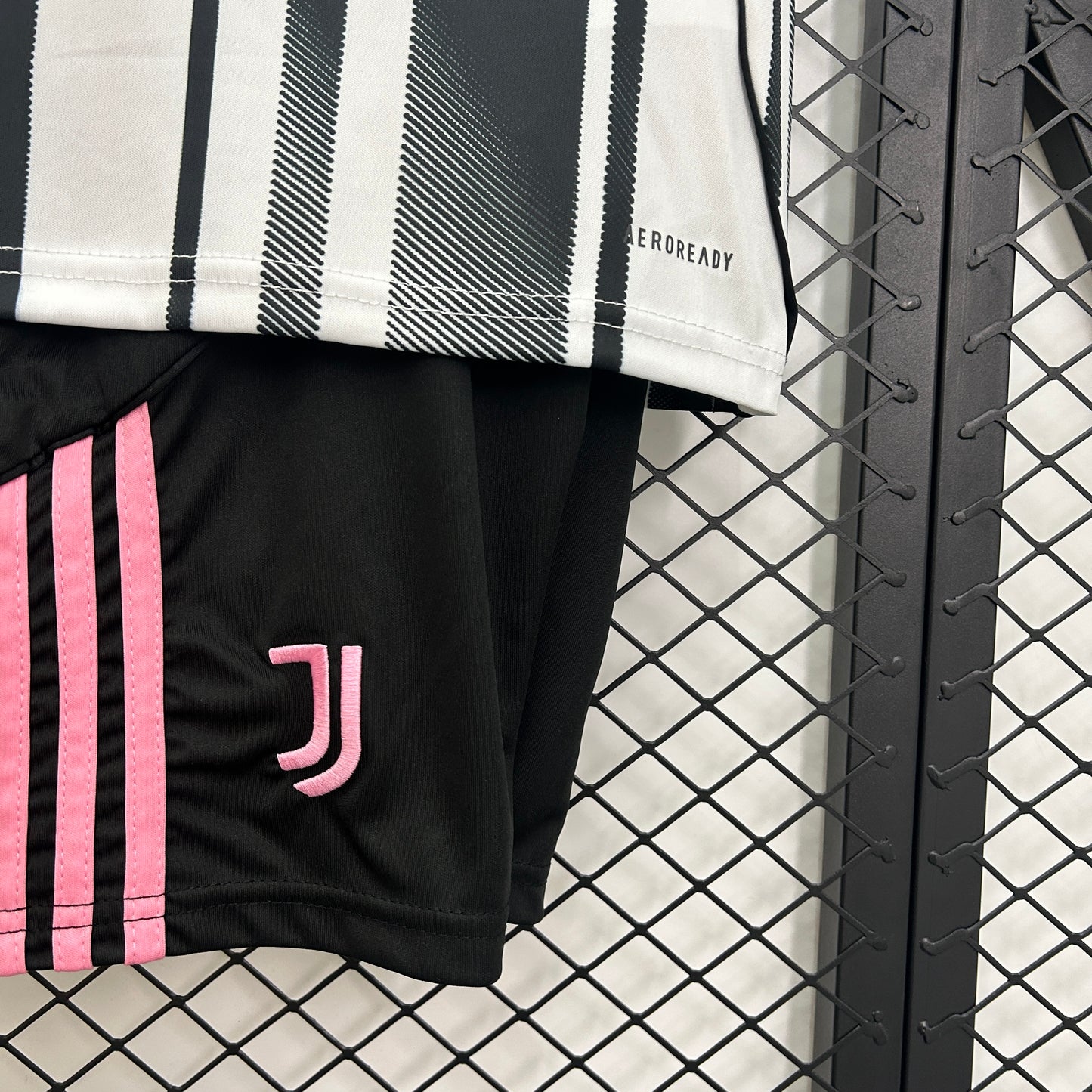 Kit Infantil Juventus Titular 25/26