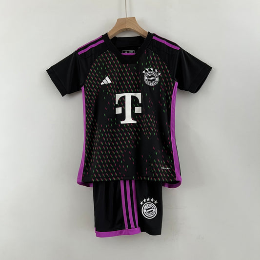 Kit Infantil Bayern Reserva 23/24