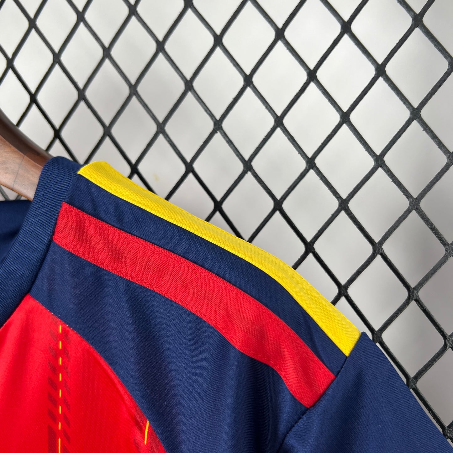 NOVO Kit Infantil Espanha Titular - 26/27 Copa do Mundo