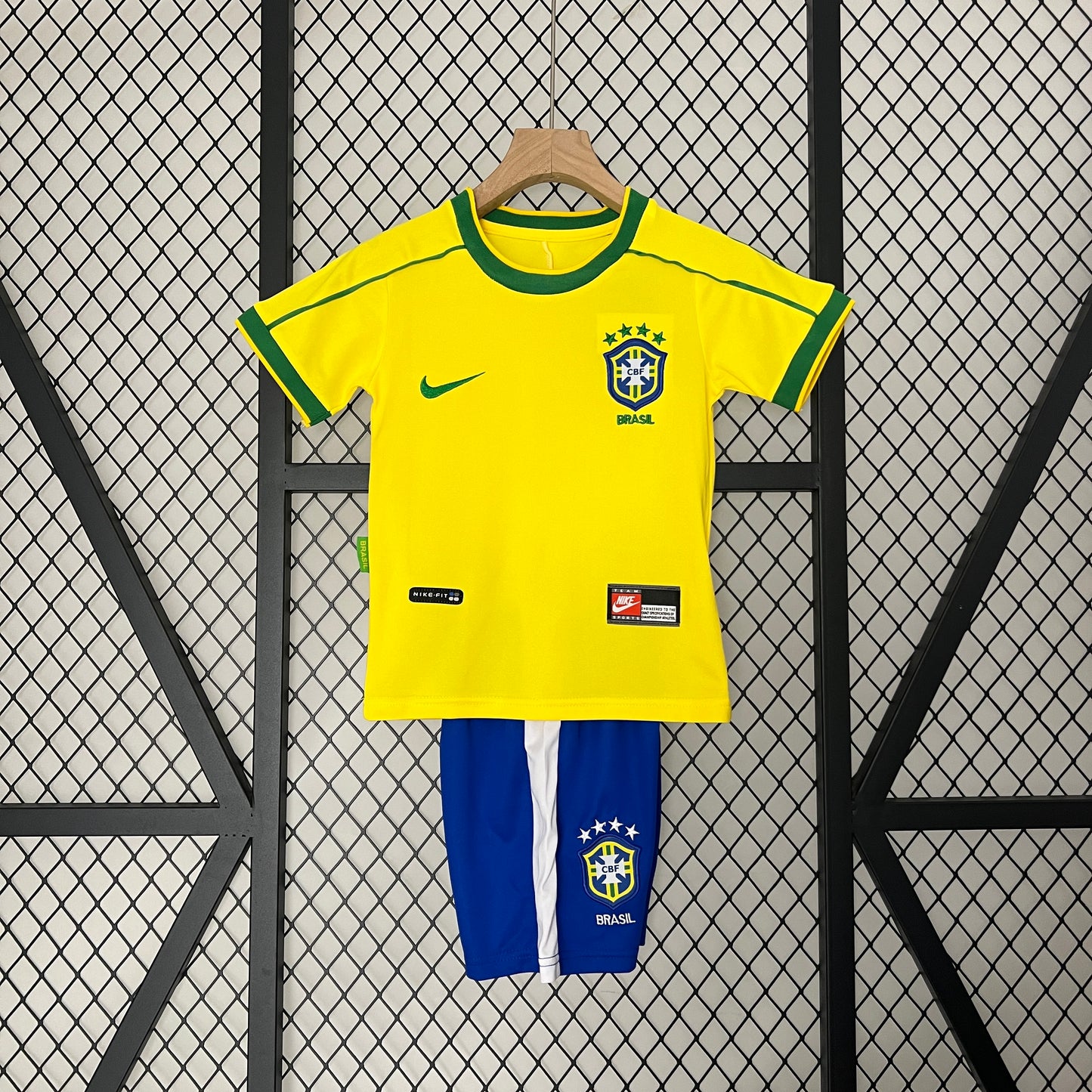 Kit Infantil Seleção Titular 1998 - Versão retro