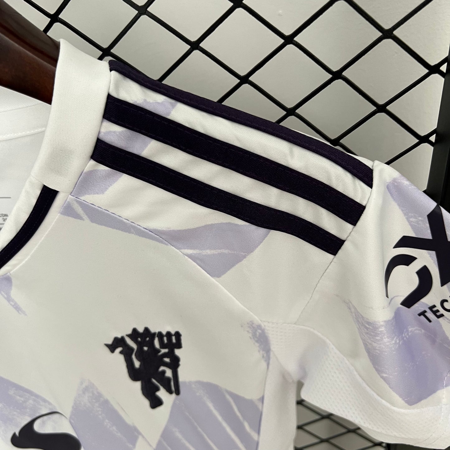 Kit Infantil Manchester United Reserva 25/26