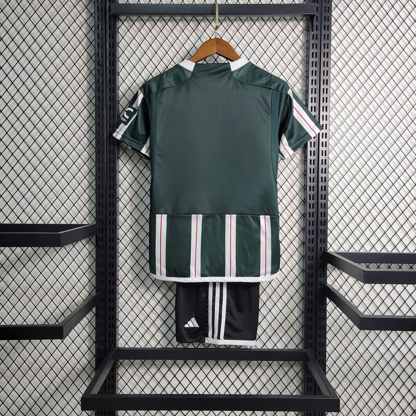 Kit Infantil Manchester United Titular 23/24