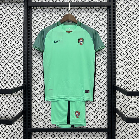 Kit Infantil Portugal Reserva Retro 15/16