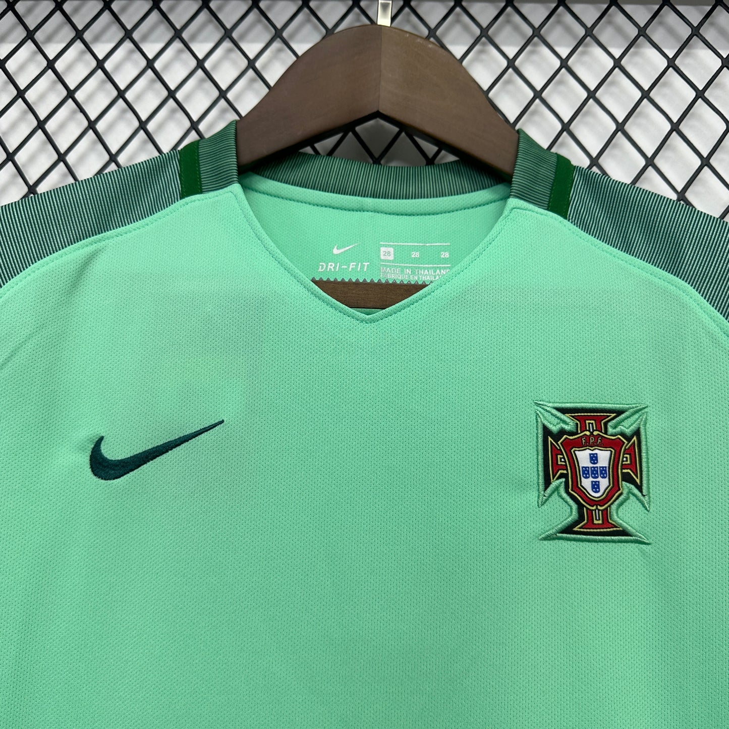 Kit Infantil Portugal Reserva Retro 15/16