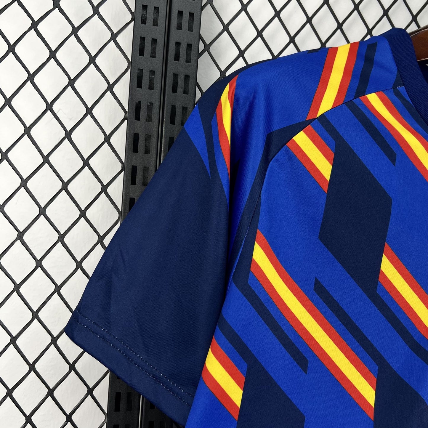 Camisa Espanha Pré-Jogo 26/27 Copa do Mundo - Versão Torcedor
