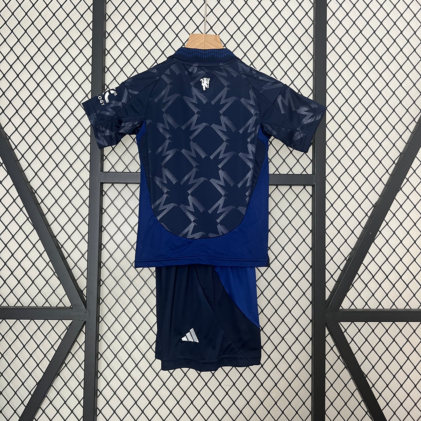 Kit Infantil Manchester United Reserva 24/25