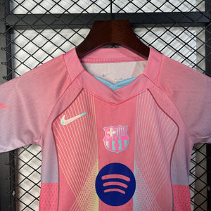 Kit infantil Barcelona Edição Especial 25/26 .