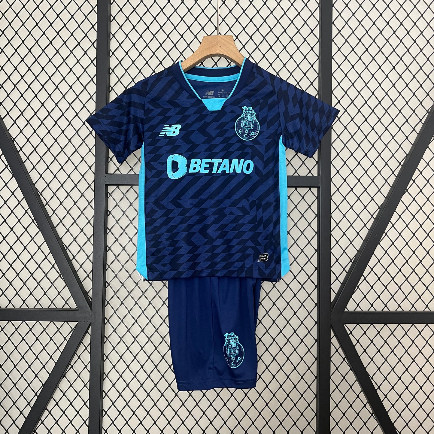 Kit Infantil Porto III 24/25