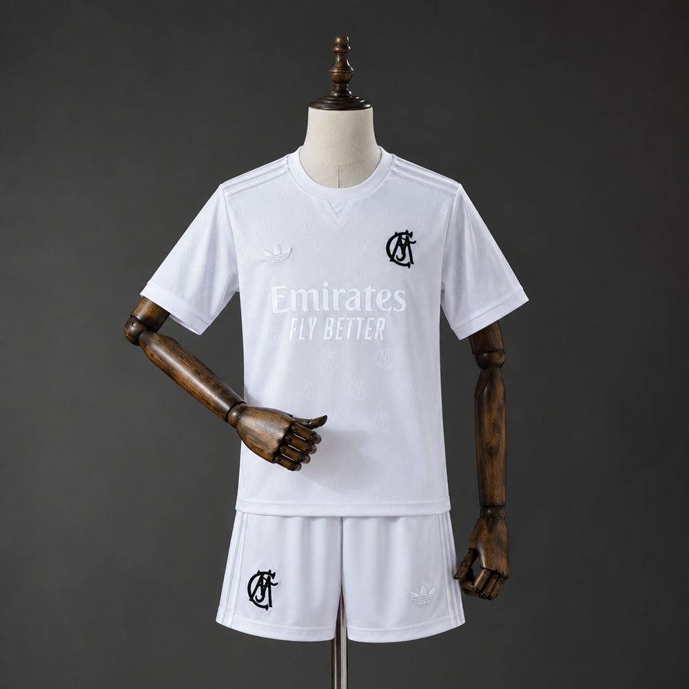 Kit Infantil Real Madrid Edição Comemorativa 125 anos - 26/27