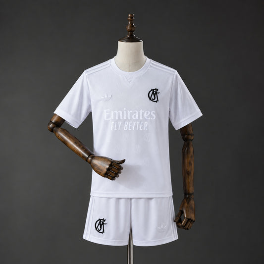 Kit Infantil Real Madrid Edição Comemorativa 125 anos - 26/27