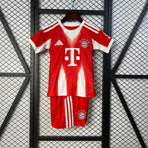 Kit Infantil Bayern Titular 25/26