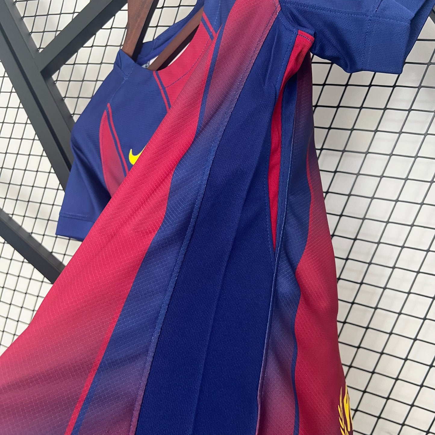 Camisa Barcelona Titular 25/26 - Versão Feminina