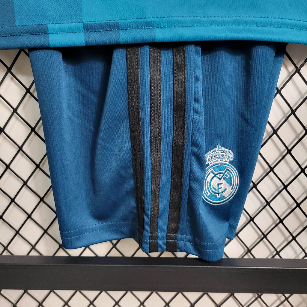 Kit Infantil Real madrid 17/18 - Versão Retrô