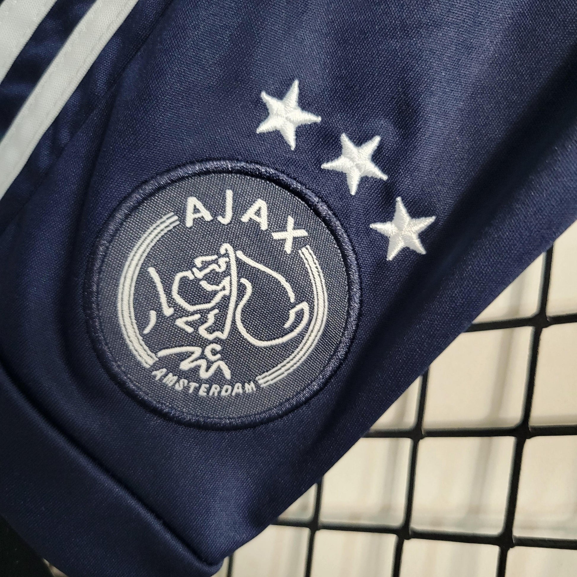 Kit Infantil Ajax Titular 23/24 - Boutique do Boleiro