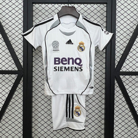 Kit Infantil Real madrid Titular 06/07 - Versão Retrô