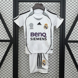 Kit Infantil Real madrid Titular 06/07 - Versão Retrô