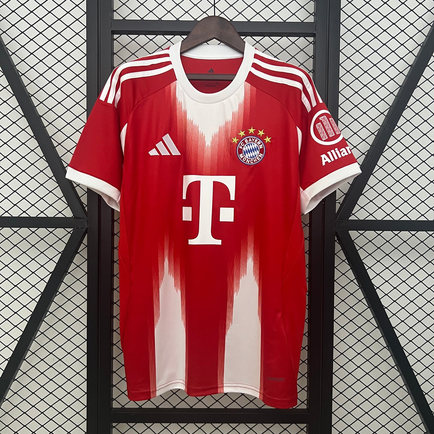 Camisa Bayern Munich Titular 25/26 - Versão Torcedor