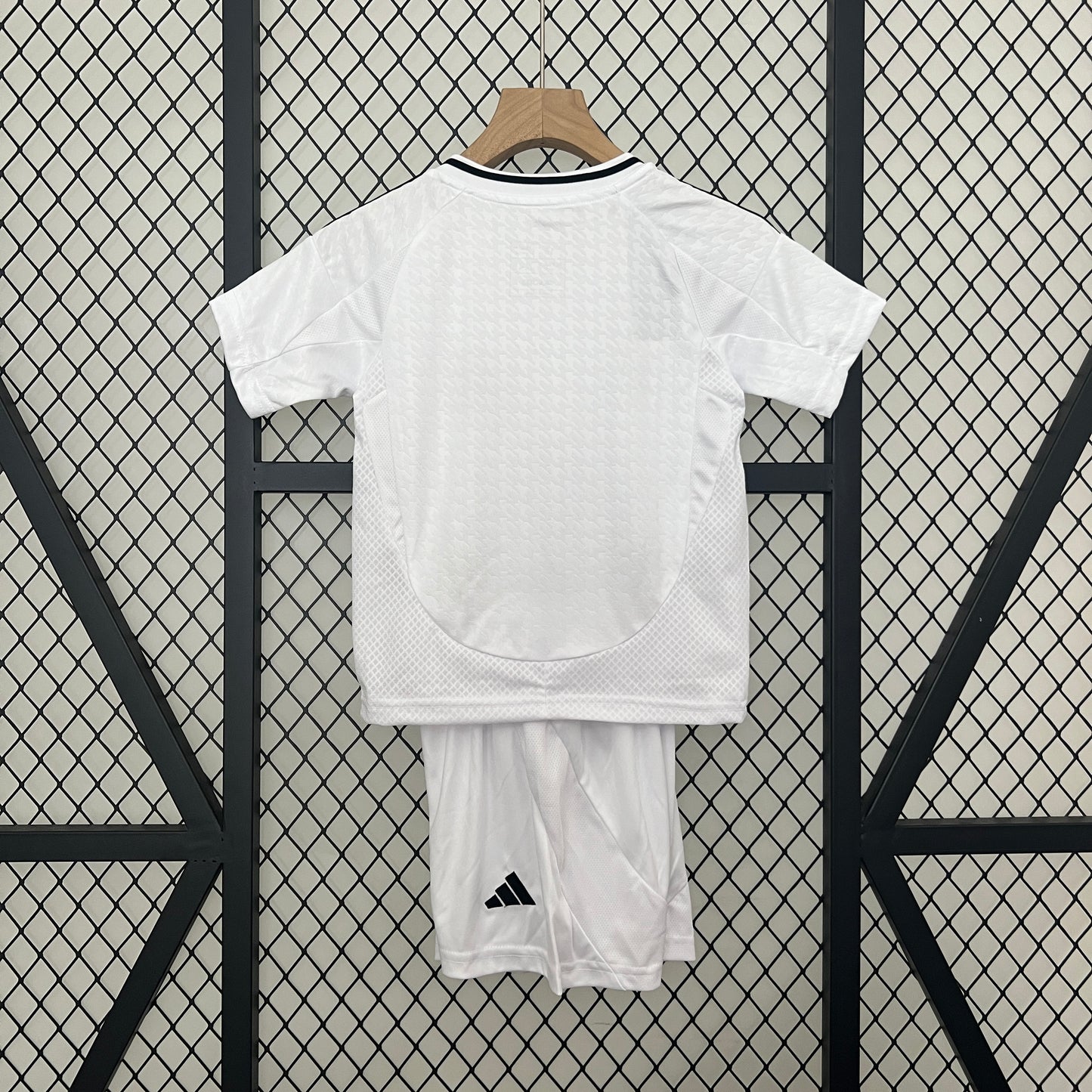 Kit Infantil Real Madrid Titular 24/25