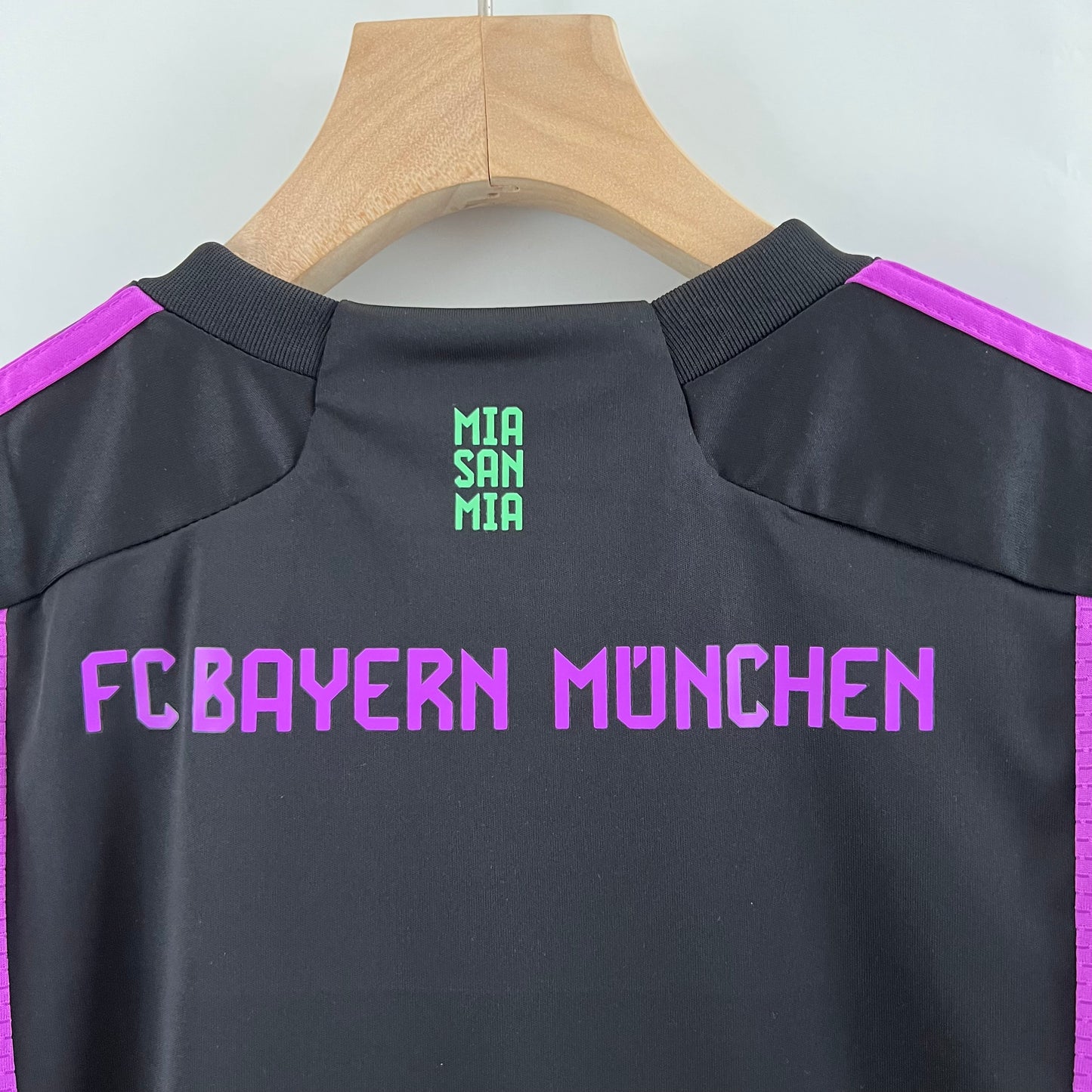 Kit Infantil Bayern Reserva 23/24