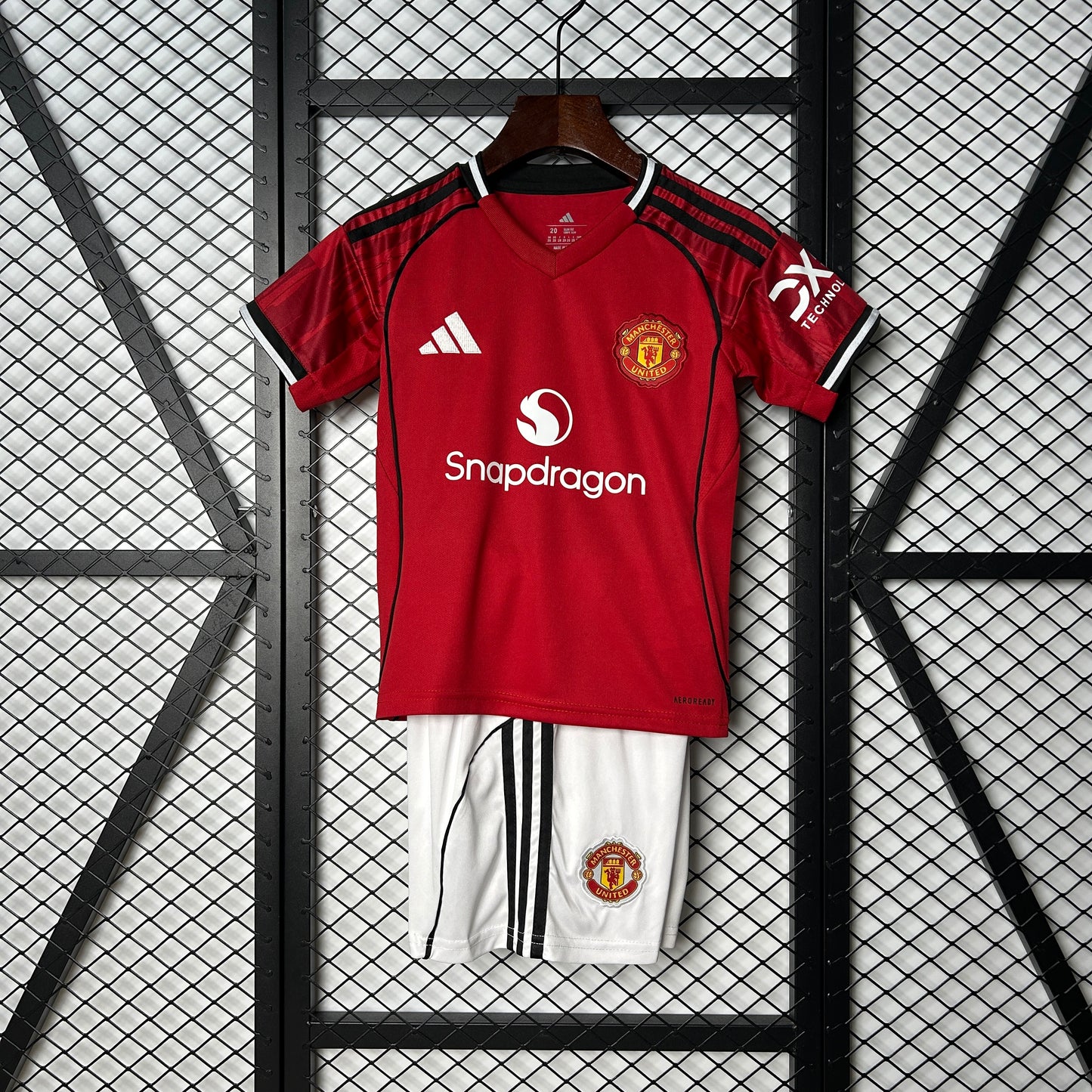 Kit Infantil Manchester United Titular 25/26