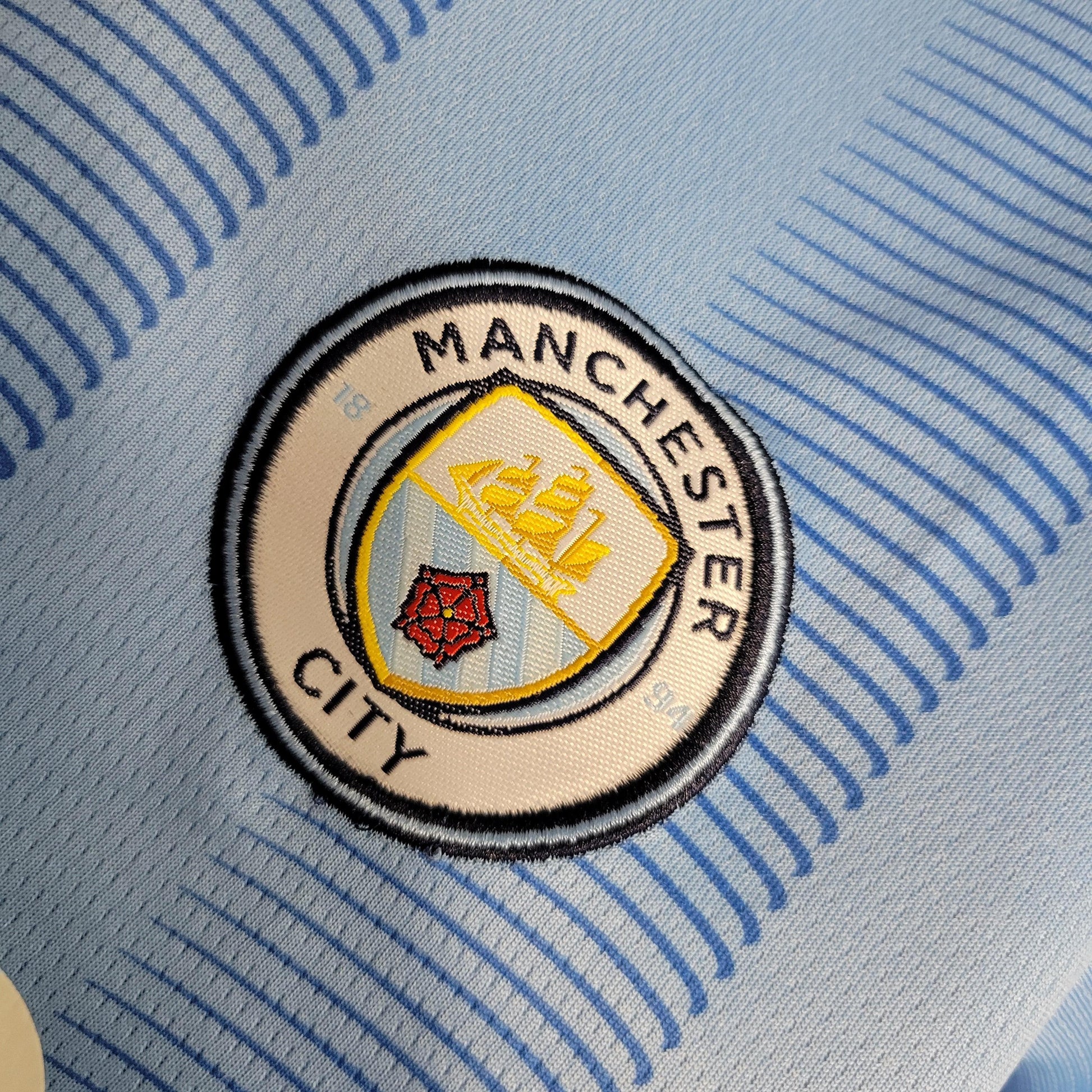 Kit Infantil Manchester City Titular 23/24 - Boutique do Boleiro