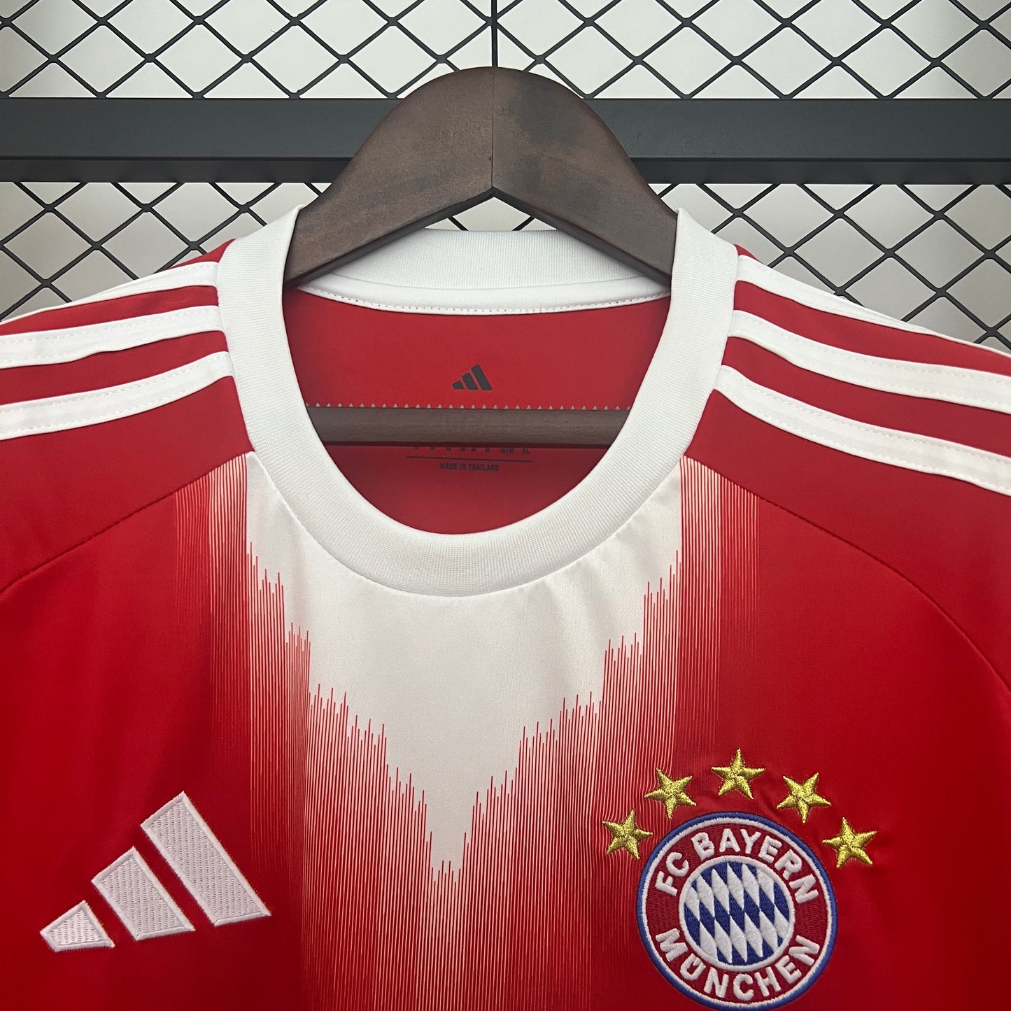 Camisa Bayern Munich Titular 25/26 - Versão Torcedor