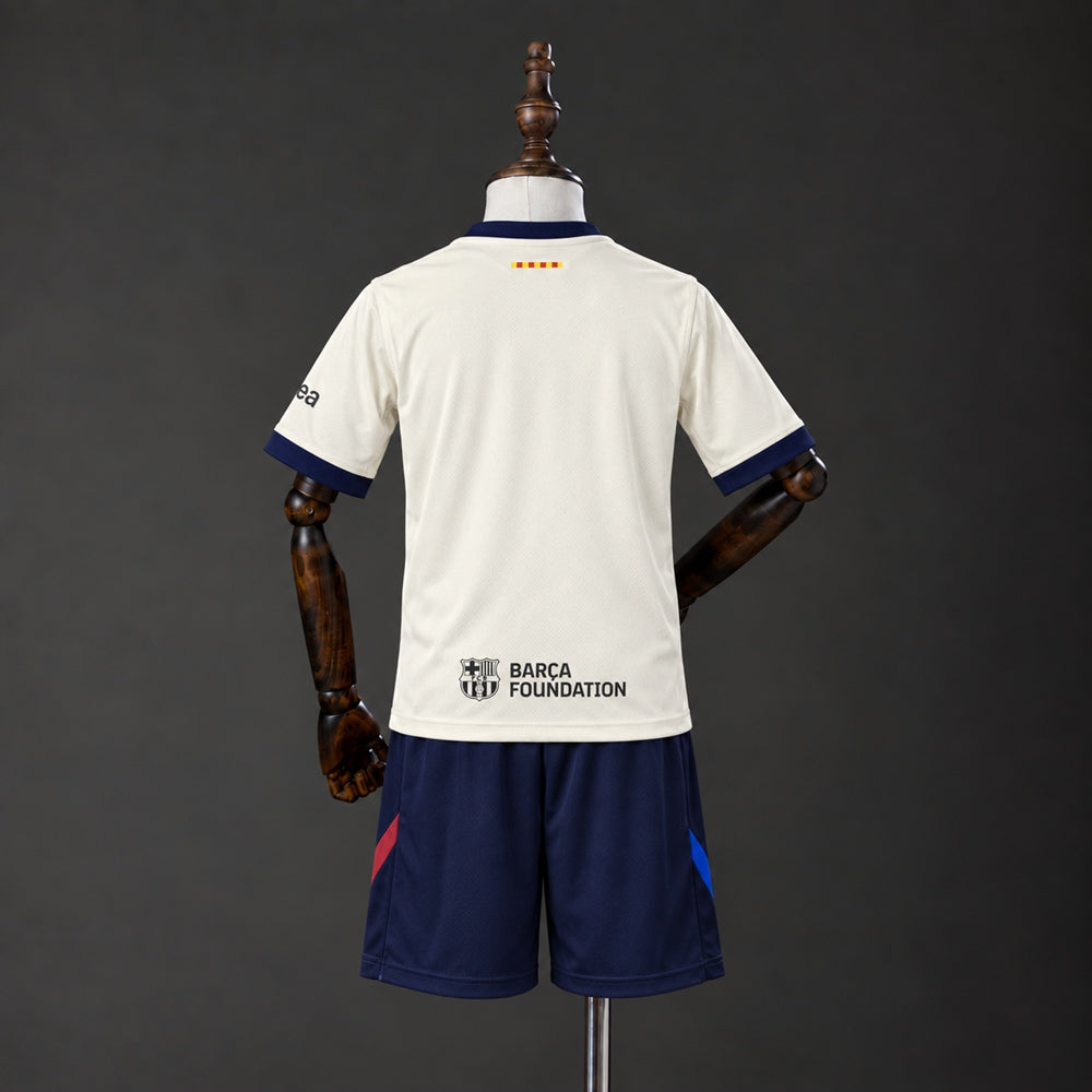 Kit Infantil Barcelona Reserva 4 - 26/27