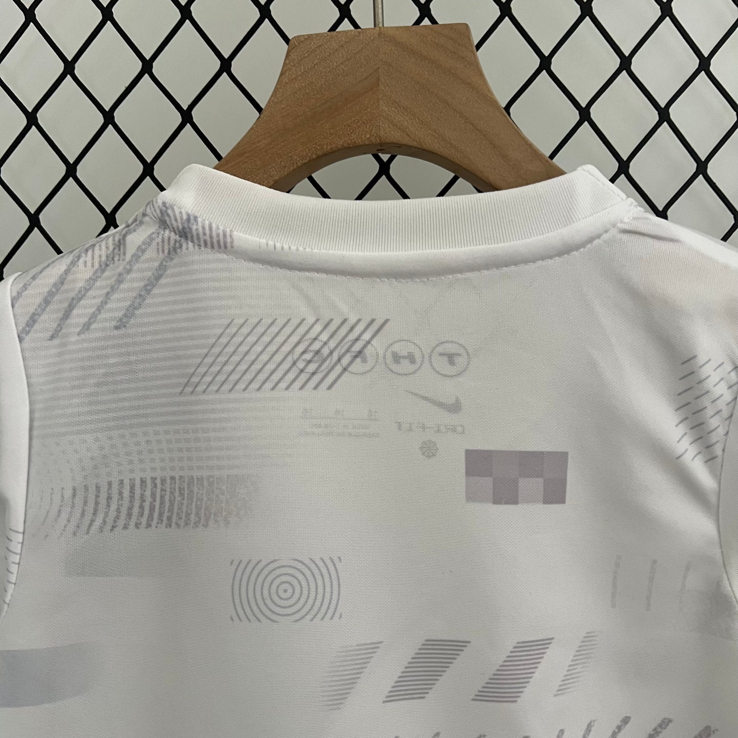 Kit Infantil Tottenham Titular 23/24