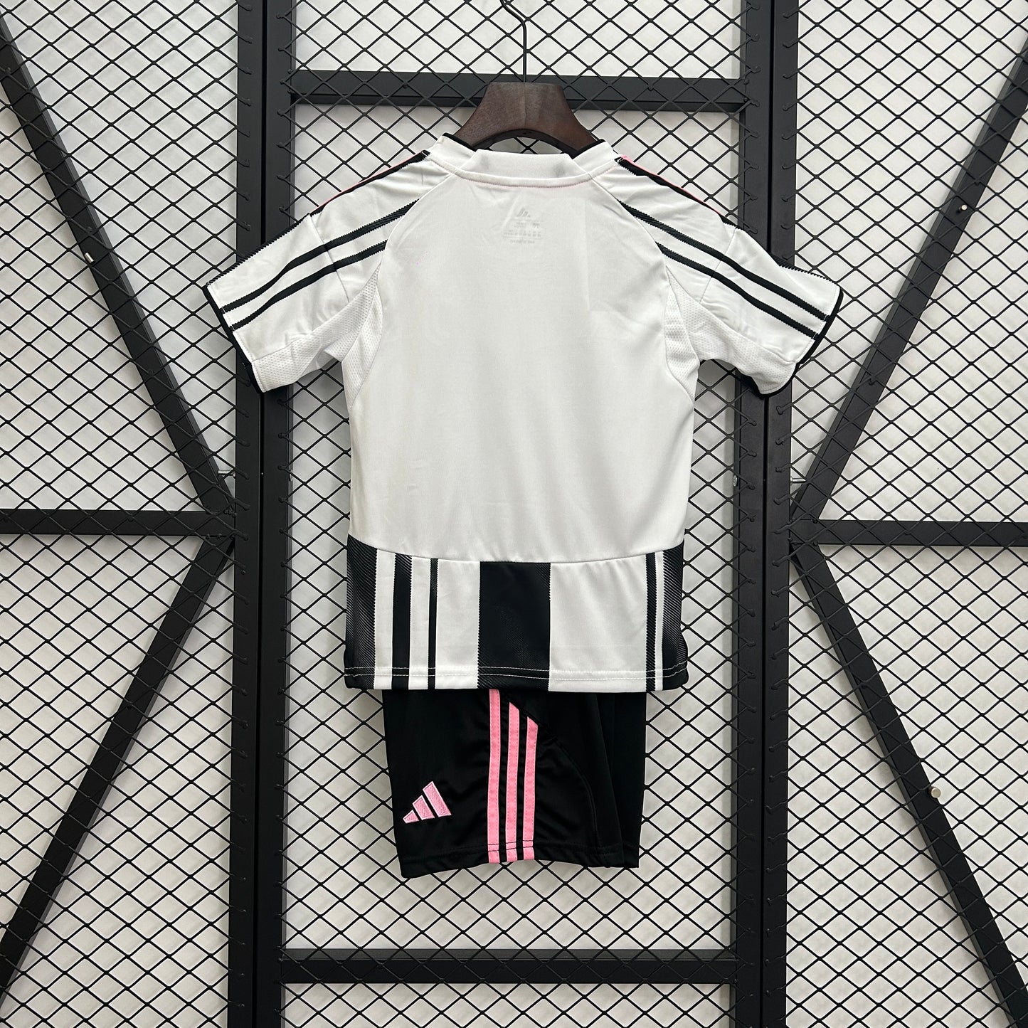 Kit Infantil Juventus Titular 25/26