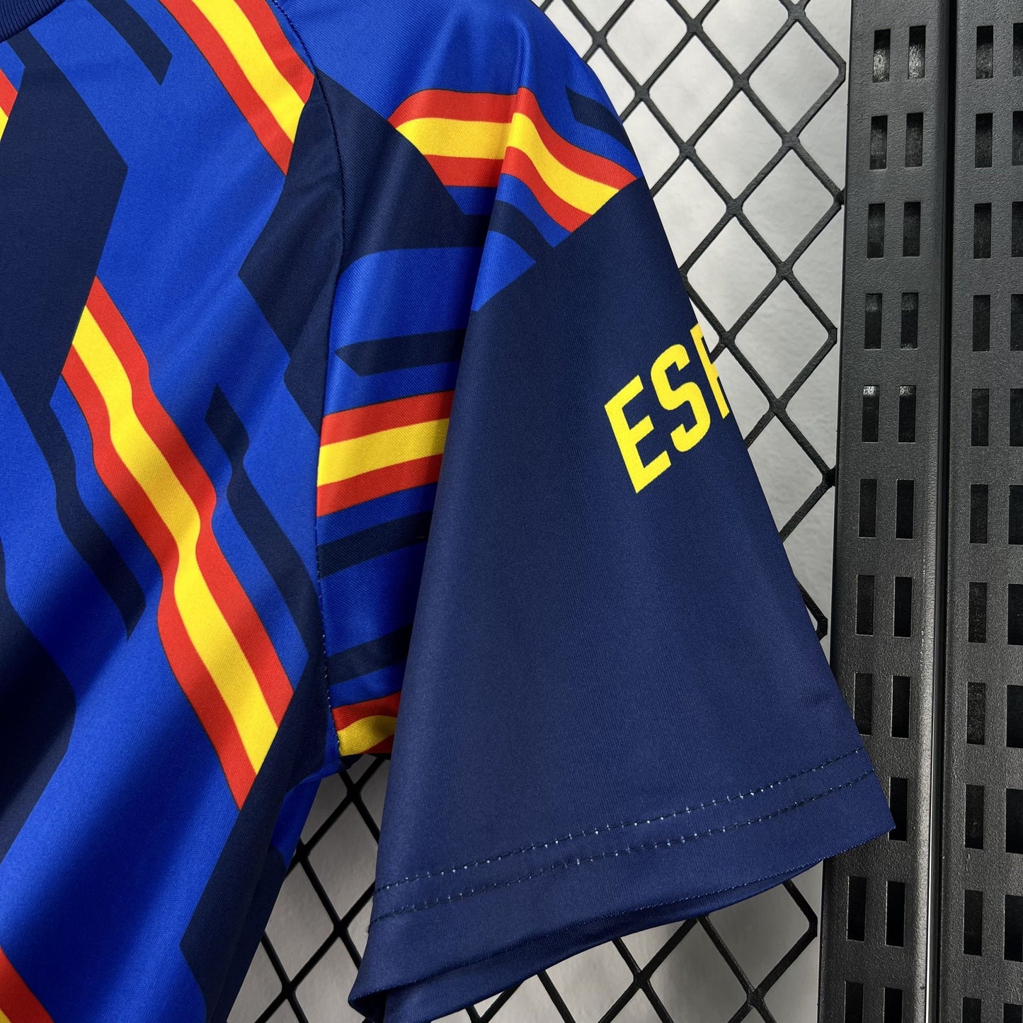 Camisa Espanha Pré-Jogo 26/27 Copa do Mundo - Versão Torcedor