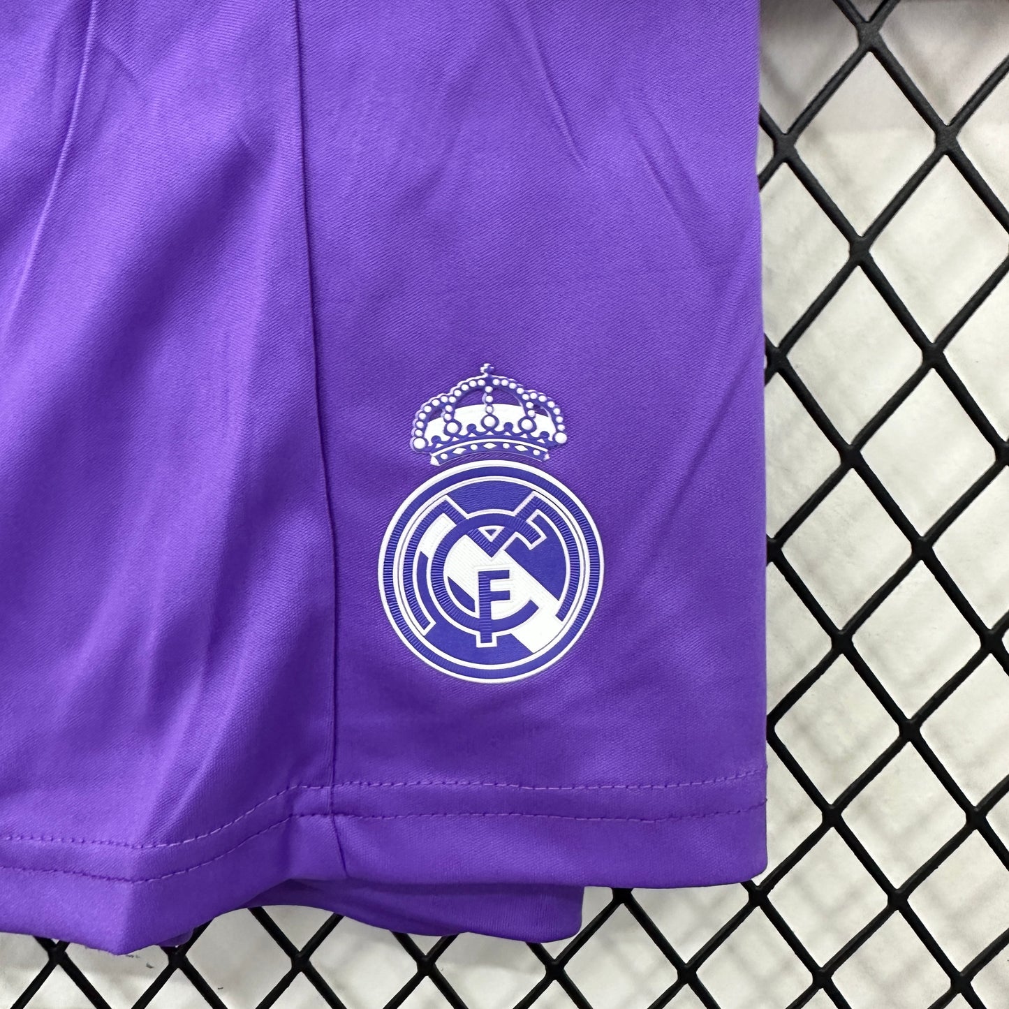 Kit Infantil Real madrid reserva Manga longa  16/17 - Versão Retrô