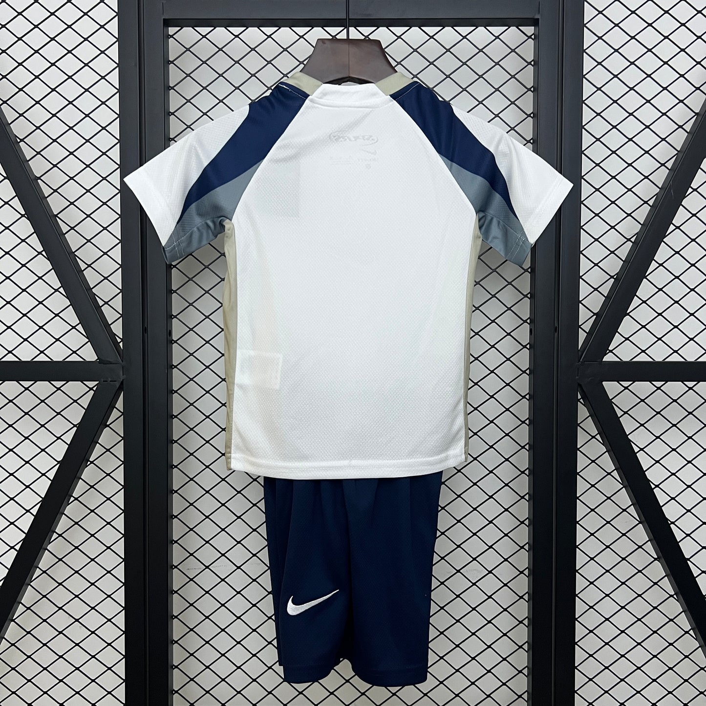 Kit Infantil Tottenham Titular 25/26