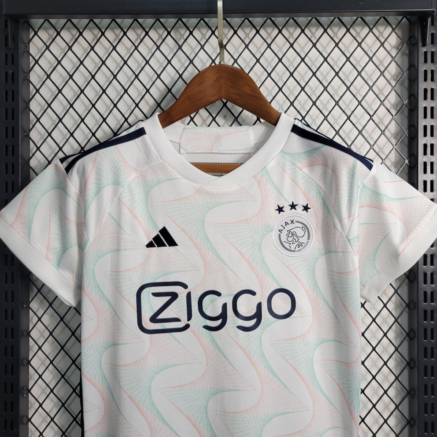 Kit Infantil Ajax Titular 23/24 - Boutique do Boleiro