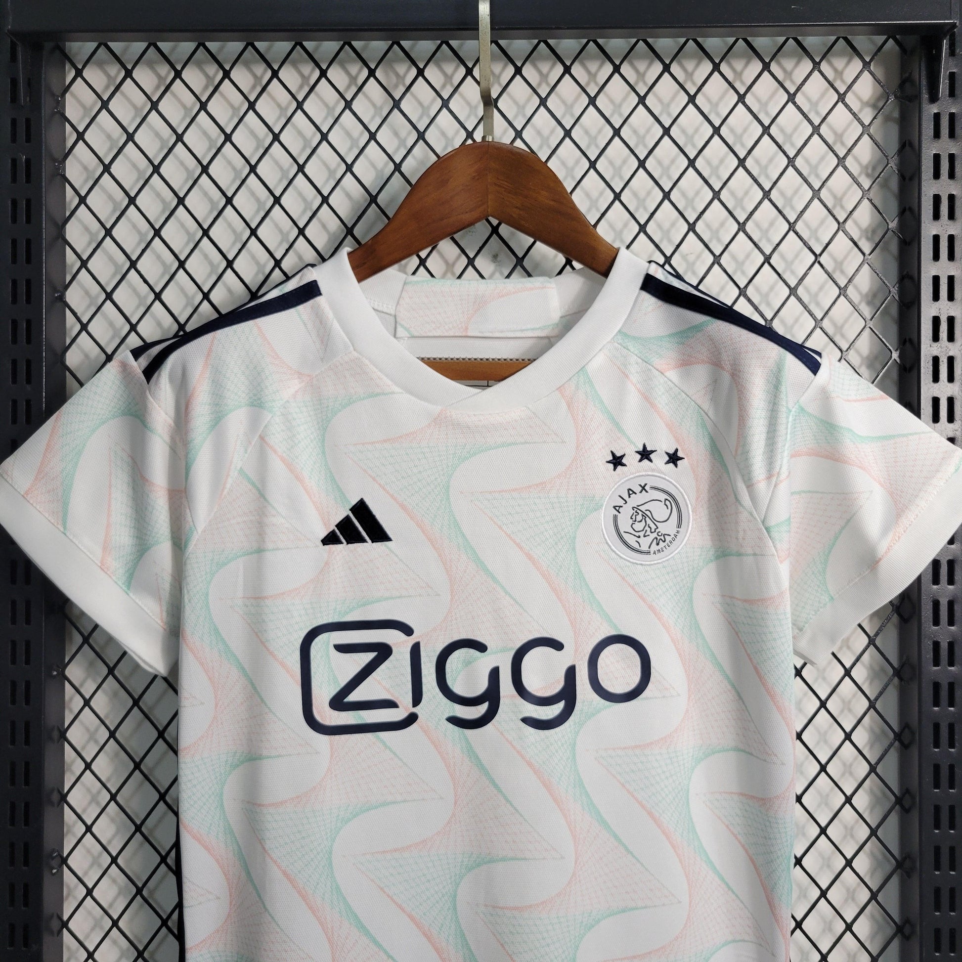 Kit Infantil Ajax Titular 23/24 - Boutique do Boleiro