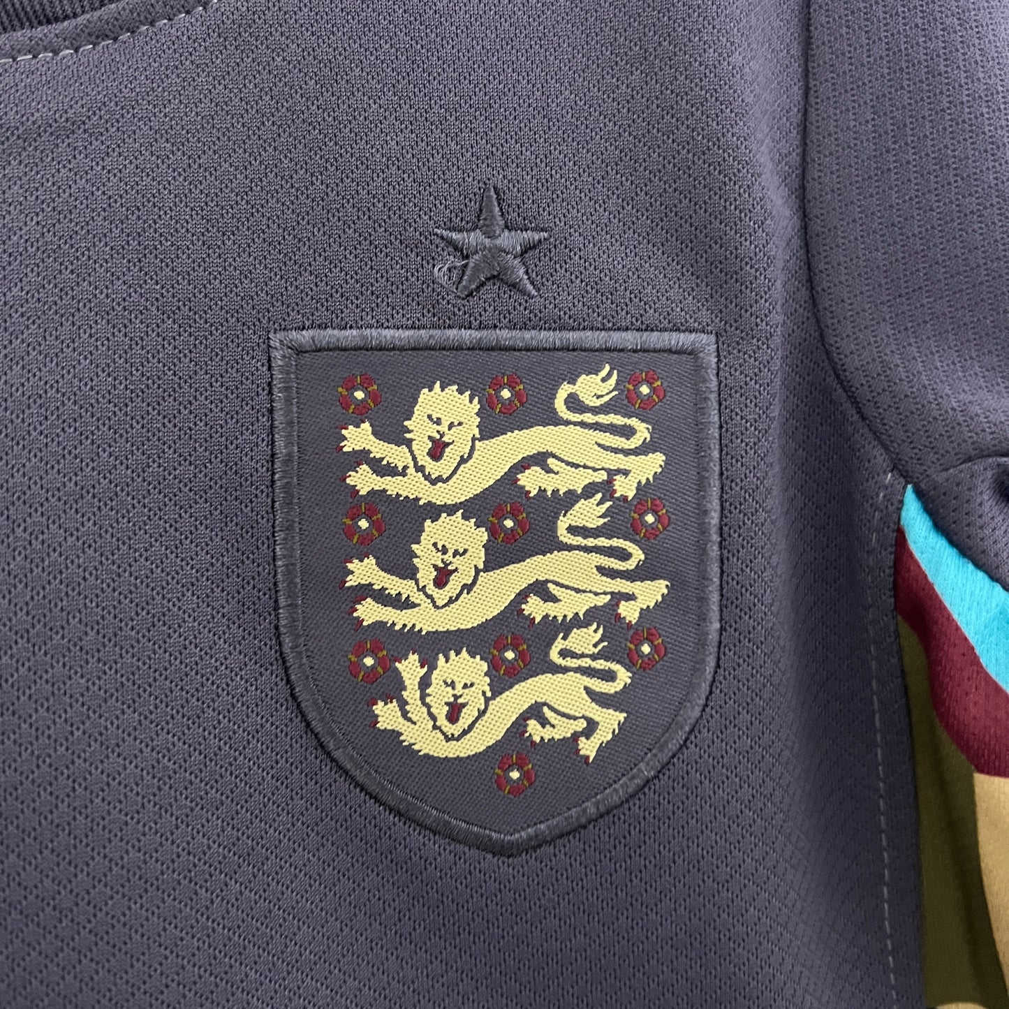 Kit Infantil Inglaterra Reserva 24/25