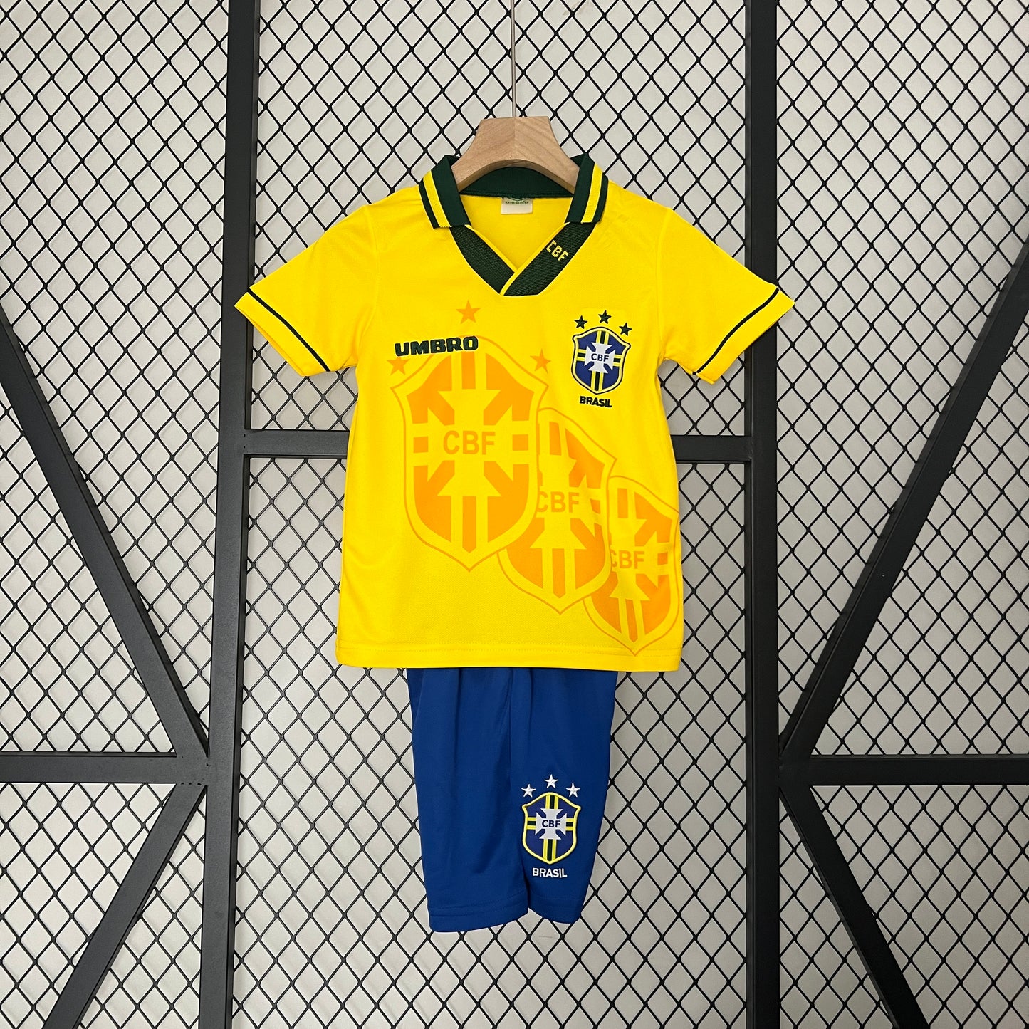 Kit Infantil Seleção Titular 93/94 - Versão retro